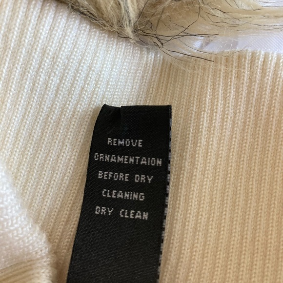 Ivory winter coat 🤍 - Picture 14 of 14